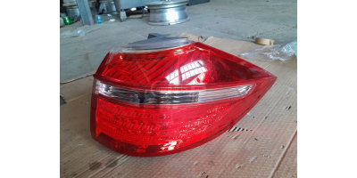 Arka Stop Lambası HONDA Elysion 2008-2014 Arka Stop Lambası HONDA Elysion 2008-2014