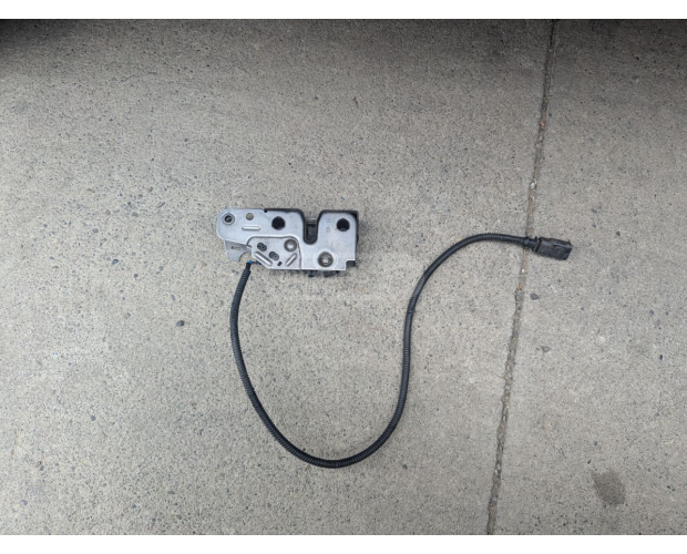 Kaput Kilidi VOLKSWAGEN Tiguan 2014-2018 Kaput Kilidi VOLKSWAGEN Tiguan 2014-2018
