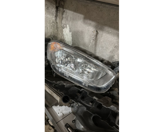Ön Far FORD Turneo Courier 2013-2022