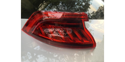 Arka Stop Lambası AUDI Q8 2018-2024