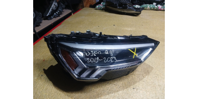 Ön Far AUDI Q3 2019-2023