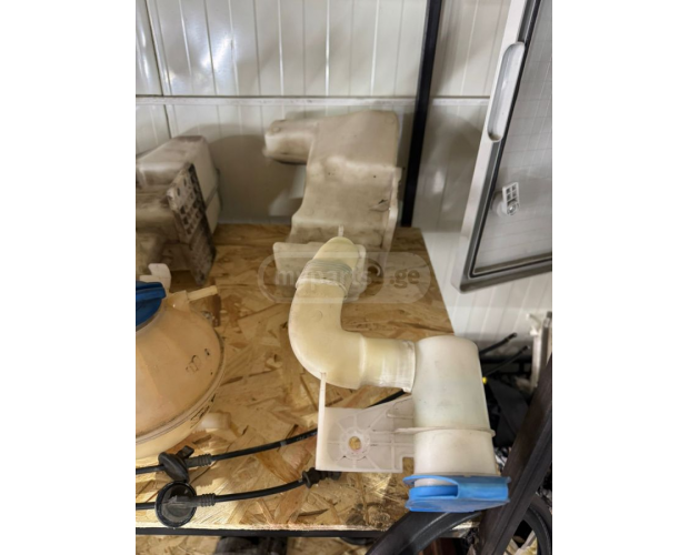 Silecek Suyu Motoru VOLKSWAGEN Passat 2011-2015 Silecek Suyu Motoru VOLKSWAGEN Passat 2011-2015