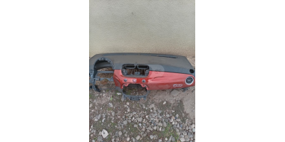 Göğüs (Torpido Paneli) FIAT 500 2011-2017