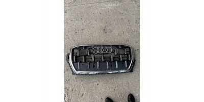 Ön Panjur AUDI Q7 2024-2026