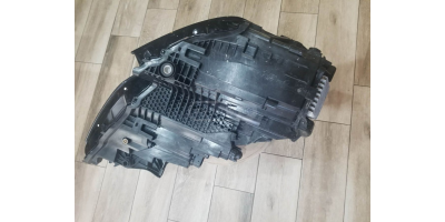 Ön Far AUDI Q8 2024-2026