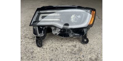 Ön Far JEEP Grand Cherokee 2017-2022 Ön Far JEEP Grand Cherokee 2017-2022