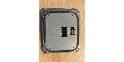 Far Beyni JEEP Cherokee 2014-2026