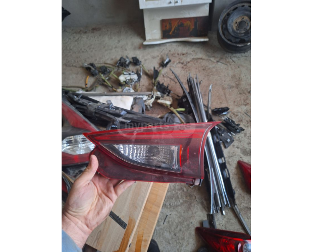 3. Stop Lambası MAZDA Mazda 3 2014-2016 3. Stop Lambası MAZDA Mazda 3 2014-2016