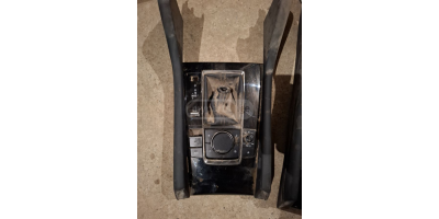 Orta Konsol MAZDA Mazda 3 2018-2025 Orta Konsol MAZDA Mazda 3 2018-2025