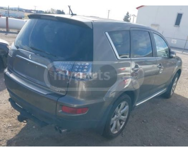 Arka Stop Lambası MITSUBISHI Outlander 2006-2013 Arka Stop Lambası MITSUBISHI Outlander 2006-2013