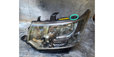 Ön Far MITSUBISHI Delica 2007-2018 Ön Far MITSUBISHI Delica 2007-2018