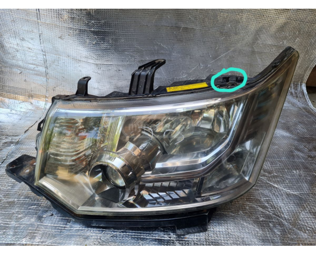 Ön Far MITSUBISHI Delica 2007-2018 Ön Far MITSUBISHI Delica 2007-2018