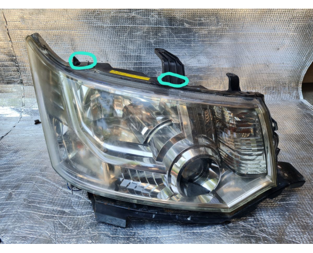 Ön Far MITSUBISHI Delica 2007-2017 Ön Far MITSUBISHI Delica 2007-2017