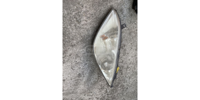 Ön Far MITSUBISHI Colt 2003-2008 Ön Far MITSUBISHI Colt 2003-2008