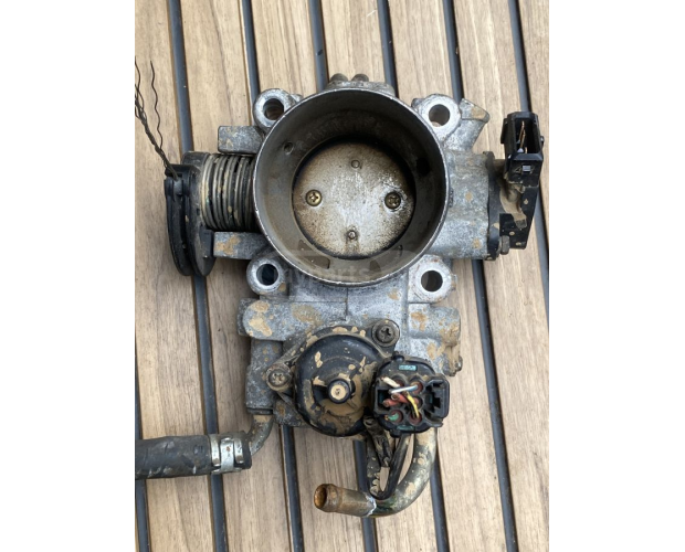Gaz Kelebeği MITSUBISHI Carisma 1996-1998 Gaz Kelebeği MITSUBISHI Carisma 1996-1998