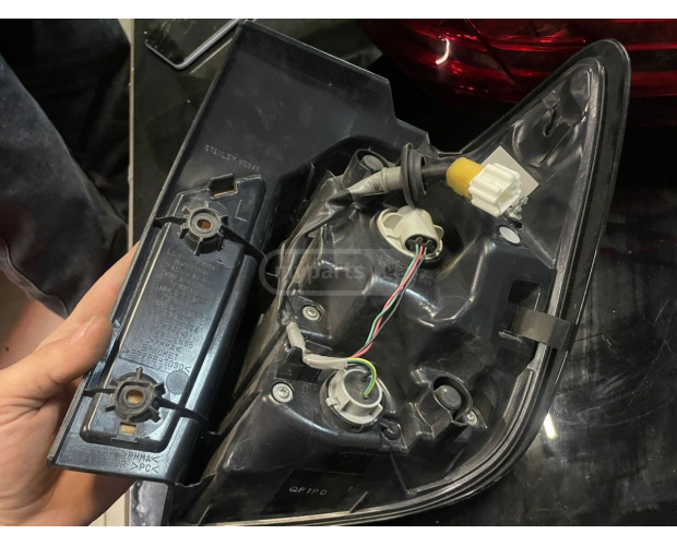 Arka Stop Lambası MITSUBISHI Outlander 2016-2021 Arka Stop Lambası MITSUBISHI Outlander 2016-2021