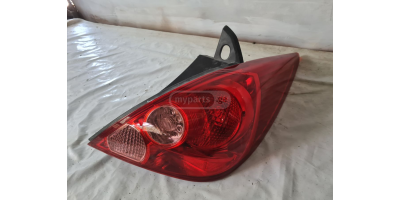 Arka Stop Lambası NISSAN Tiida 2004-2007 Arka Stop Lambası NISSAN Tiida 2004-2007