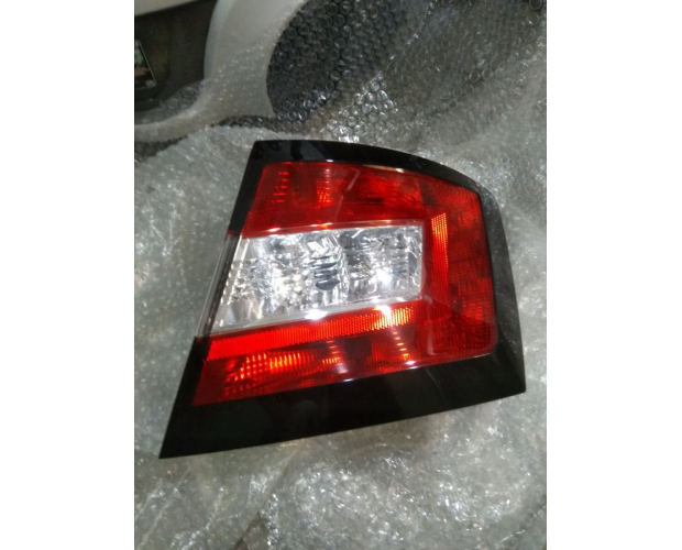 Arka Stop Lambası SKODA Fabia 2014-2018 Arka Stop Lambası SKODA Fabia 2014-2018