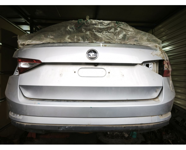 Bagaj Kapağı SKODA Superb 2015-2018