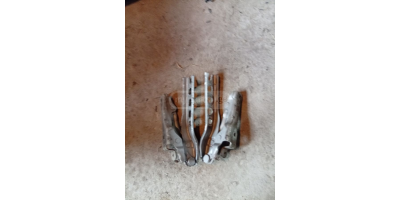 Kaput Menteşesi SKODA Octavia 2009-2012 Kaput Menteşesi SKODA Octavia 2009-2012