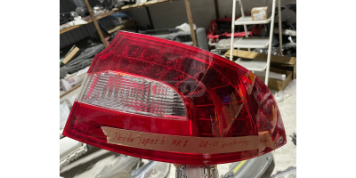 Arka Stop Lambası SKODA Superb 2008-2013 Arka Stop Lambası SKODA Superb 2008-2013