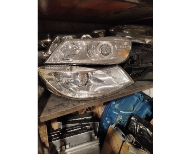Ön Far SKODA Octavia 2009-2012